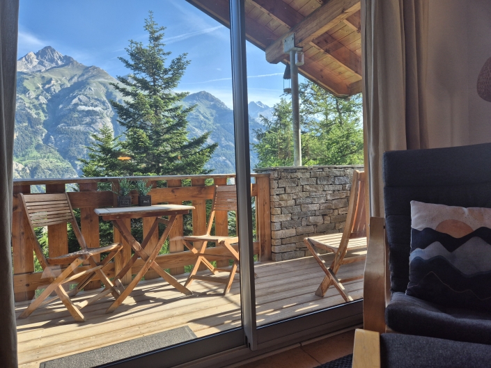 Chalet 96 La Norma - living room mountain view Chalet 96 La Norma - living room mountain view
