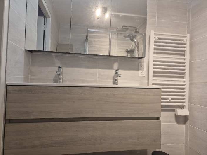 La Norma Chalet 96 - new luxurious bathroom with double sink La Norma Chalet 96 - new luxurious bathroom with double sink