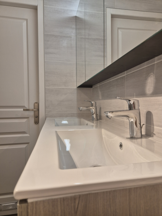 La Norma Chalet 96 - new luxurious bathroom detail sink La Norma Chalet 96 - new luxurious bathroom detail sink